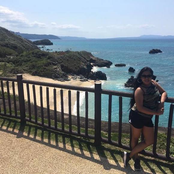 Meet your Posher, Ynezza - Picture 1 of 1